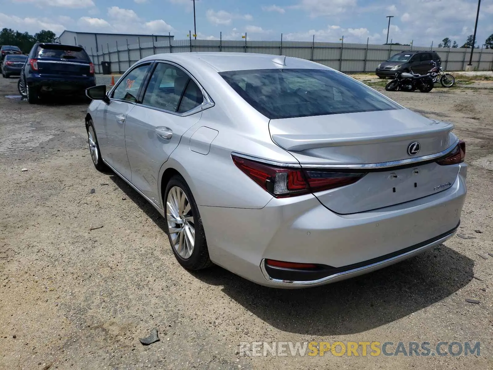 3 Photograph of a damaged car 58AF21B13LU011365 LEXUS ES300 2020