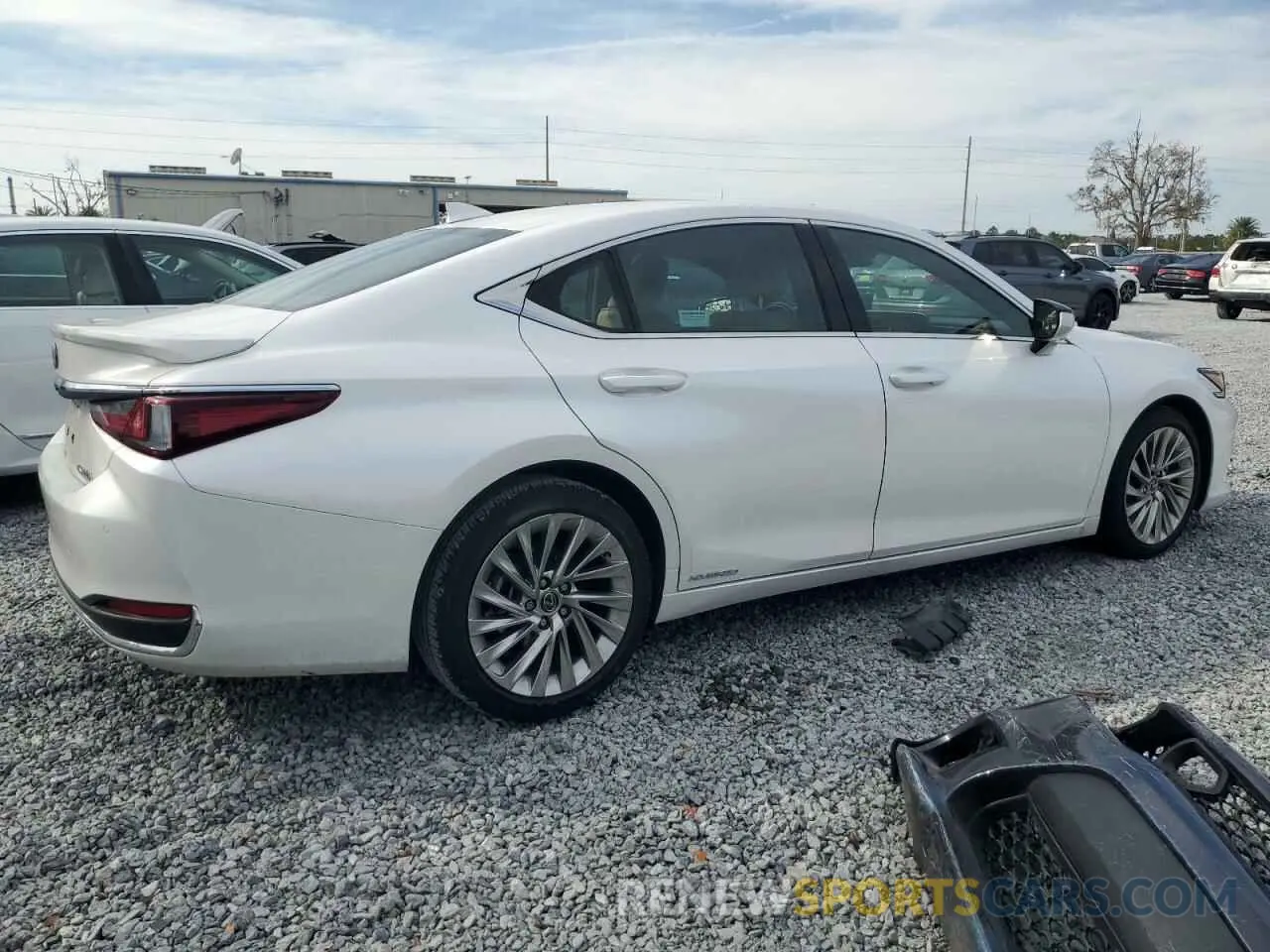 3 Photograph of a damaged car 58AF21B17LU009120 LEXUS ES300 2020