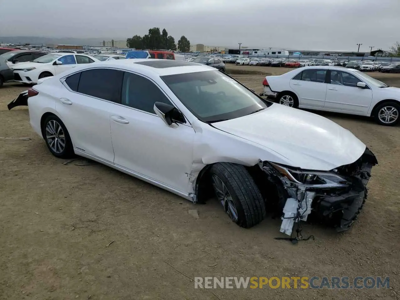 4 Photograph of a damaged car 58ACA1C17MU005719 LEXUS ES300 2021