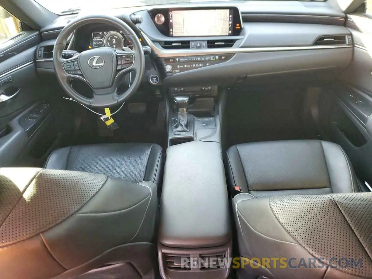 8 Photograph of a damaged car 58ADA1C11MU003338 LEXUS ES300 2021