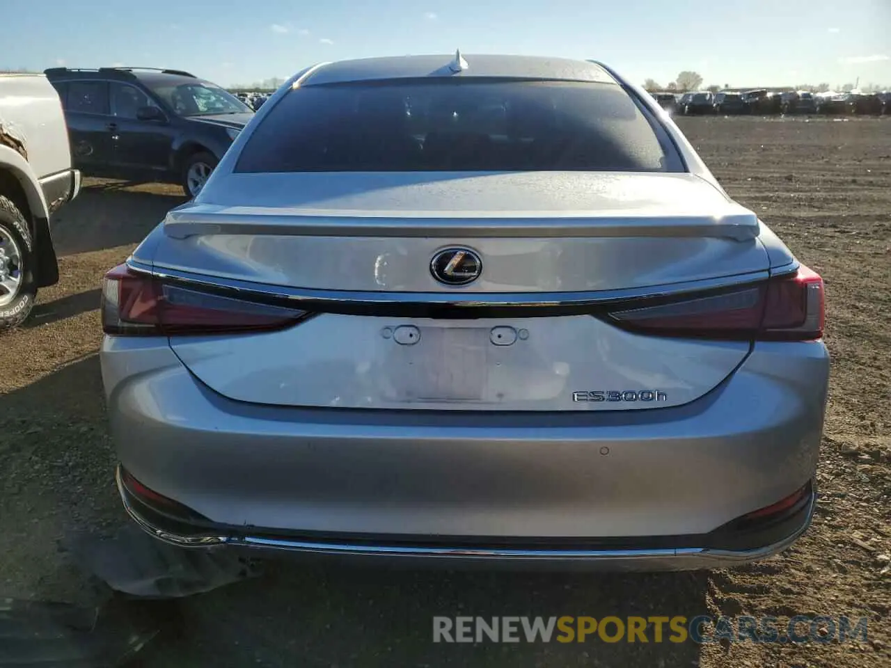 6 Photograph of a damaged car 58ADA1C13MU002448 LEXUS ES300 2021