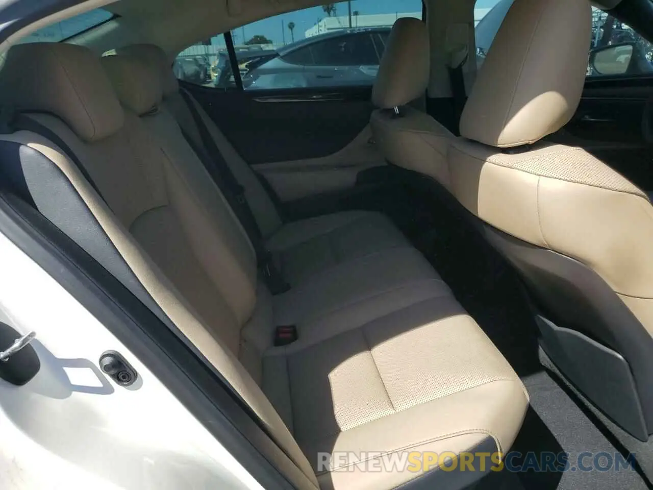 10 Photograph of a damaged car 58ADA1C15MU003150 LEXUS ES300 2021