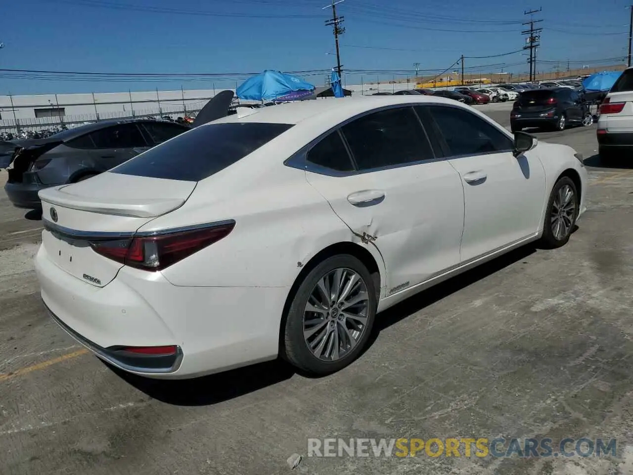 3 Photograph of a damaged car 58ADA1C15MU003150 LEXUS ES300 2021