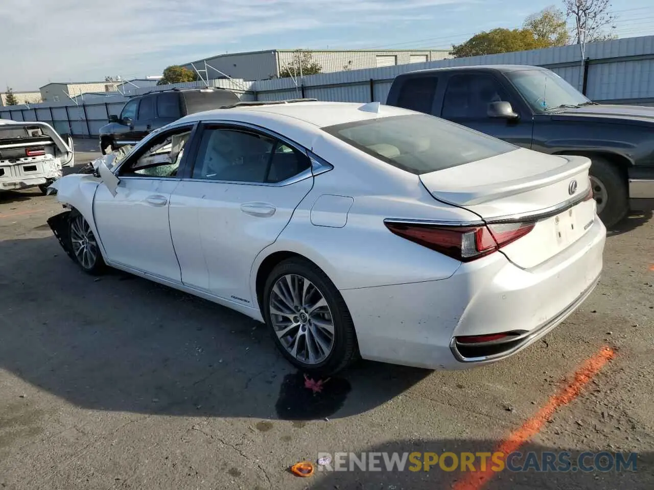 2 Фотография поврежденного автомобиля 58ADA1C15MU006386 LEXUS ES300 2021