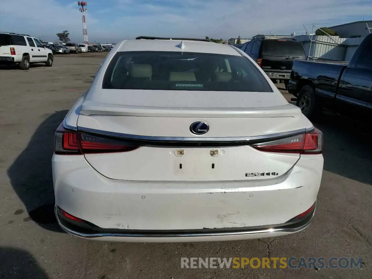 6 Фотография поврежденного автомобиля 58ADA1C15MU006386 LEXUS ES300 2021