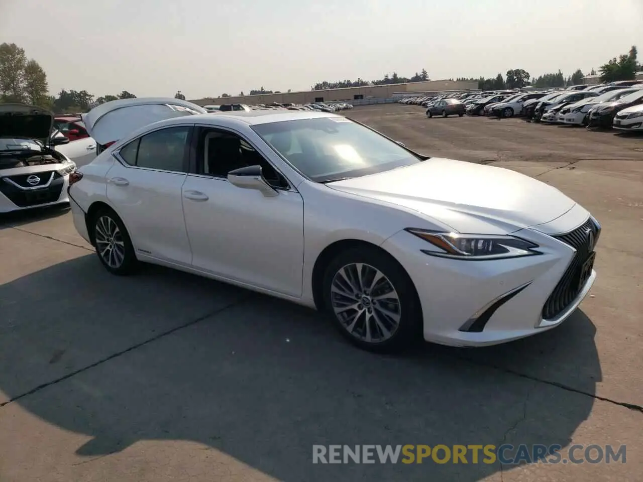 4 Photograph of a damaged car 58ADA1C1XMU003905 LEXUS ES300 2021