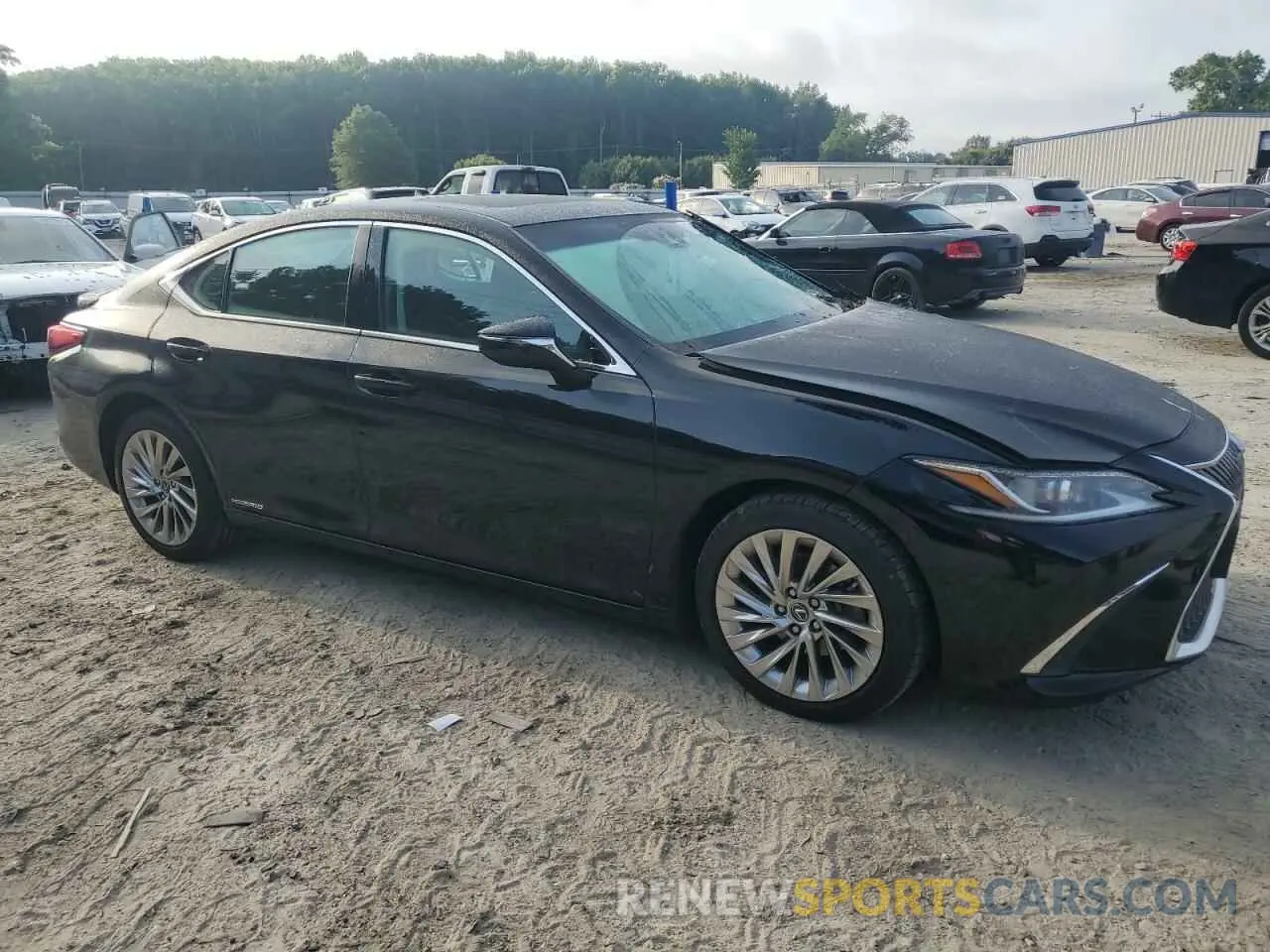4 Photograph of a damaged car 58AEA1C17MU001369 LEXUS ES300 2021
