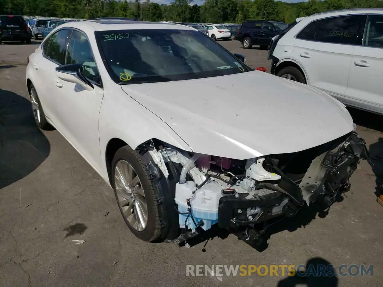 1 Photograph of a damaged car 58AEA1C19MU009361 LEXUS ES300 2021