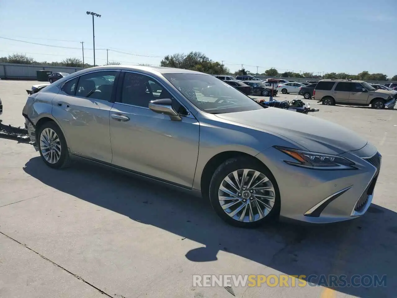 4 Фотография поврежденного автомобиля 58AFA1C10MU004330 LEXUS ES300 2021