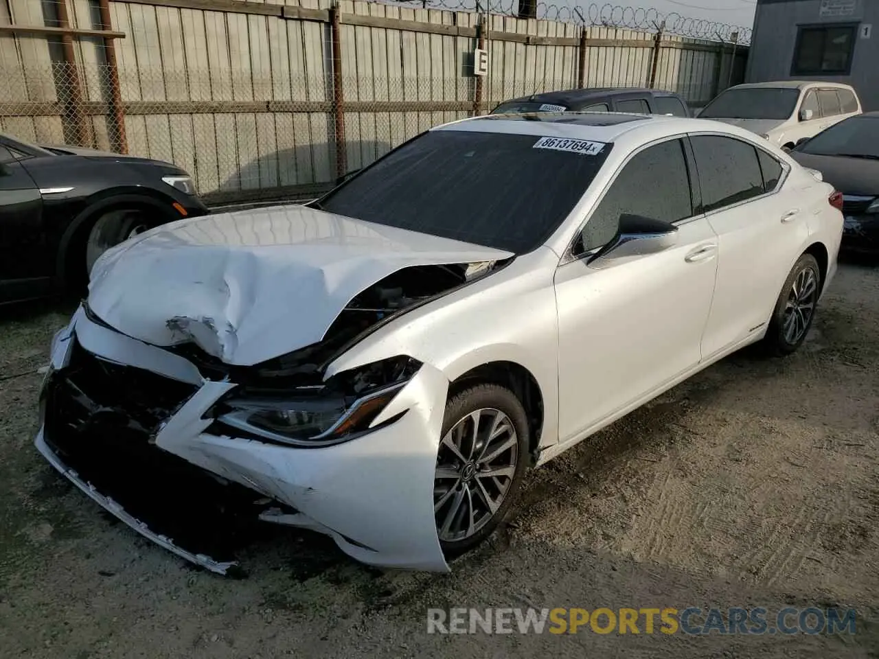 1 Photograph of a damaged car 58ACA1C13NU015522 LEXUS ES300 2022