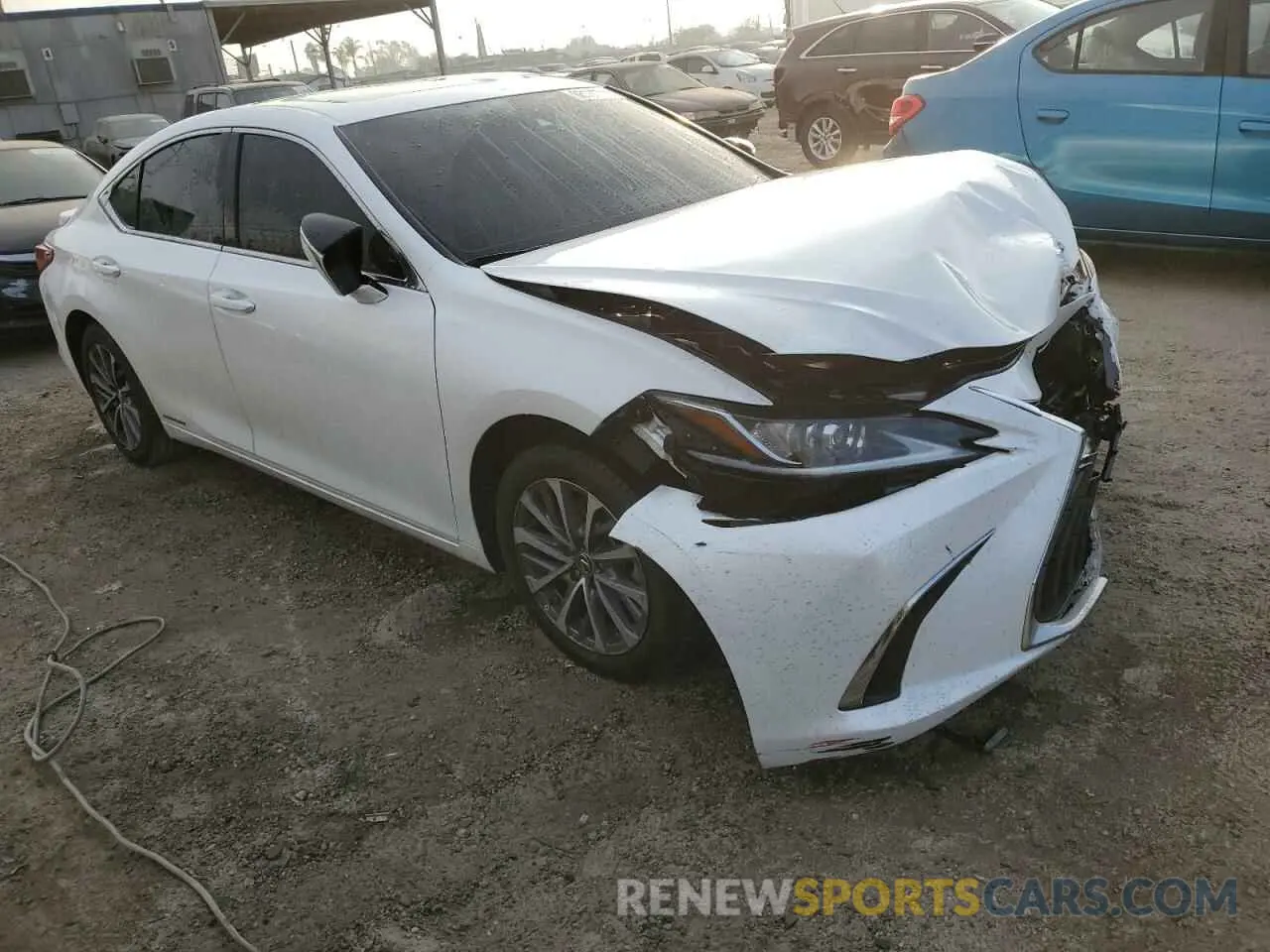 4 Photograph of a damaged car 58ACA1C13NU015522 LEXUS ES300 2022