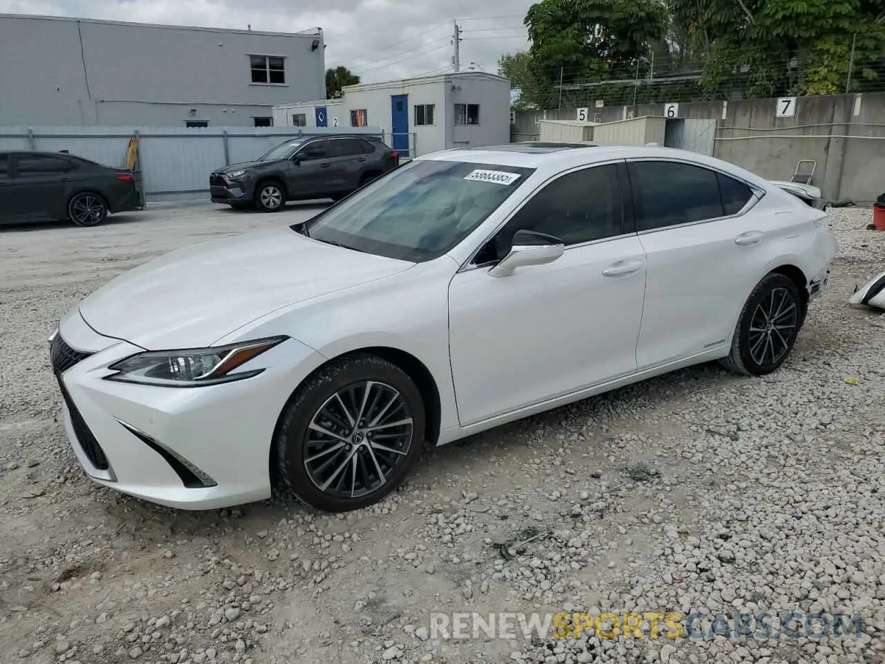 1 Photograph of a damaged car 58ADA1C11NU024224 LEXUS ES300 2022