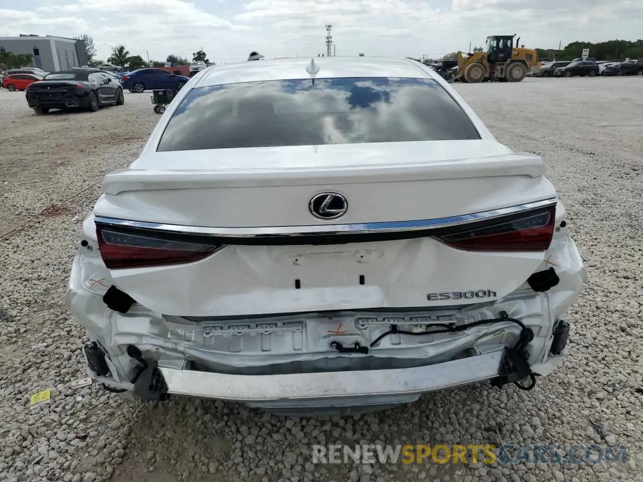 6 Photograph of a damaged car 58ADA1C11NU024224 LEXUS ES300 2022