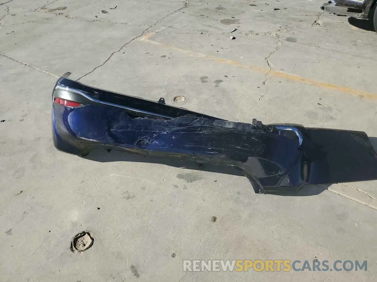 12 Photograph of a damaged car 58ADA1C18NU019523 LEXUS ES300 2022