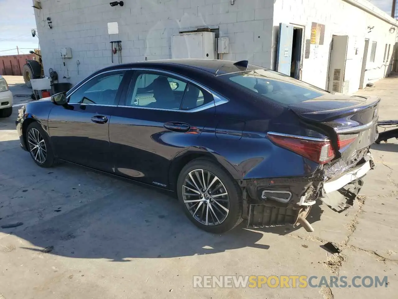 2 Photograph of a damaged car 58ADA1C18NU019523 LEXUS ES300 2022