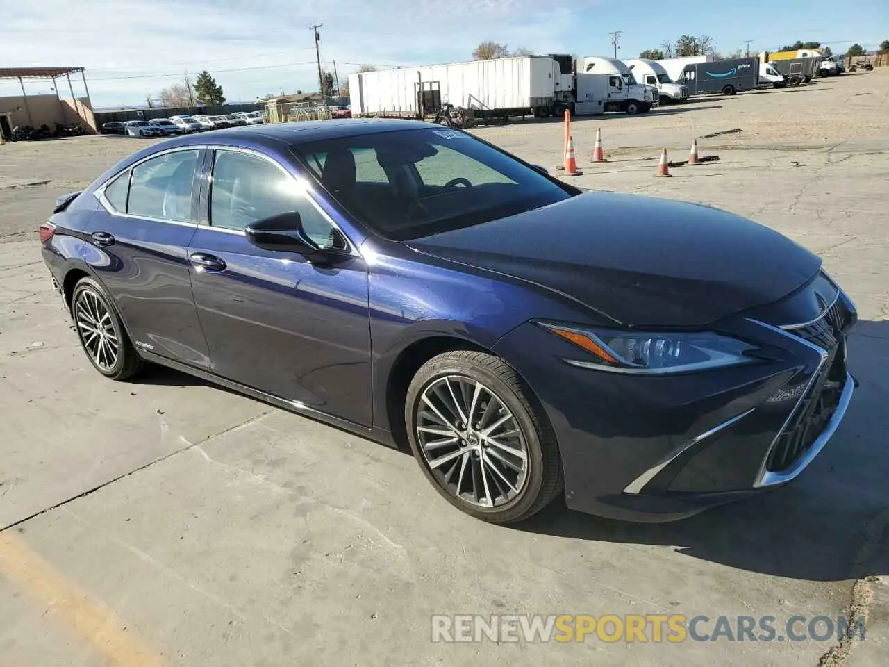 4 Photograph of a damaged car 58ADA1C18NU019523 LEXUS ES300 2022