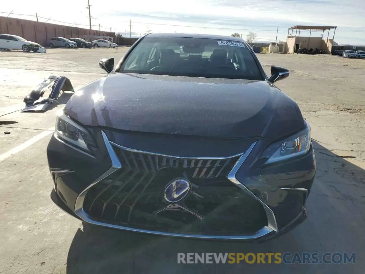 5 Photograph of a damaged car 58ADA1C18NU019523 LEXUS ES300 2022