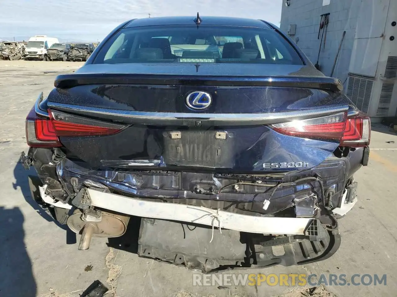 6 Photograph of a damaged car 58ADA1C18NU019523 LEXUS ES300 2022
