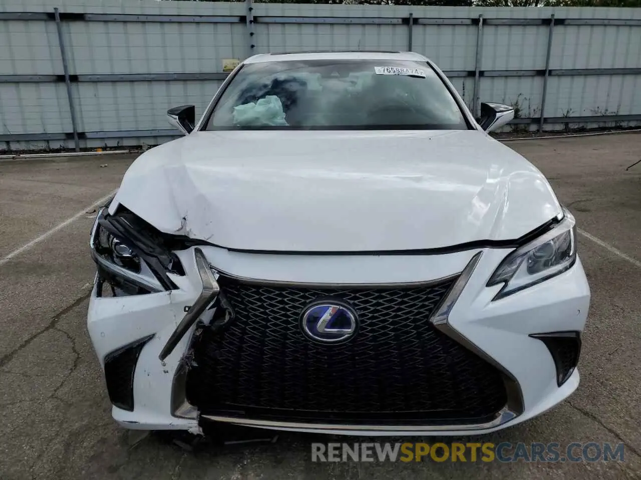 5 Photograph of a damaged car 58AGA1C18NU022676 LEXUS ES300 2022