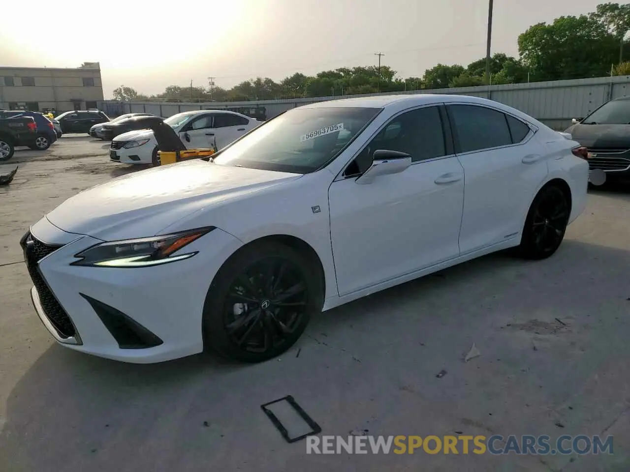 1 Фотография поврежденного автомобиля 58AGA1C19NU015929 LEXUS ES300 2022
