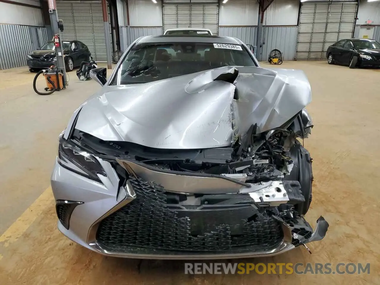 5 Photograph of a damaged car 58AGA1C1XNU014899 LEXUS ES300 2022
