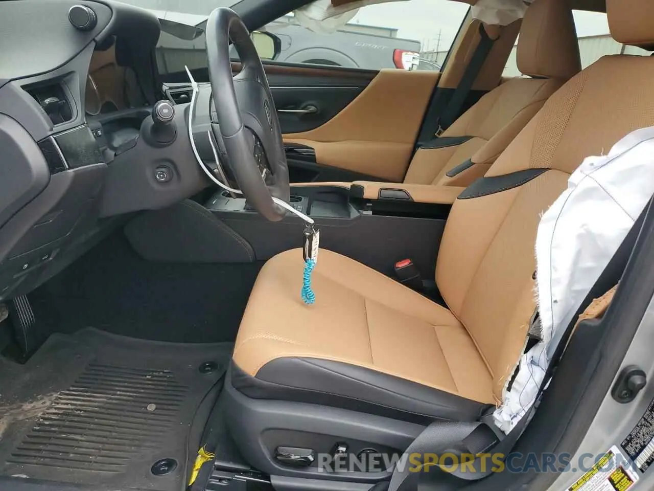 7 Фотография поврежденного автомобиля 58ADA1C1XPU032132 LEXUS ES300 2023