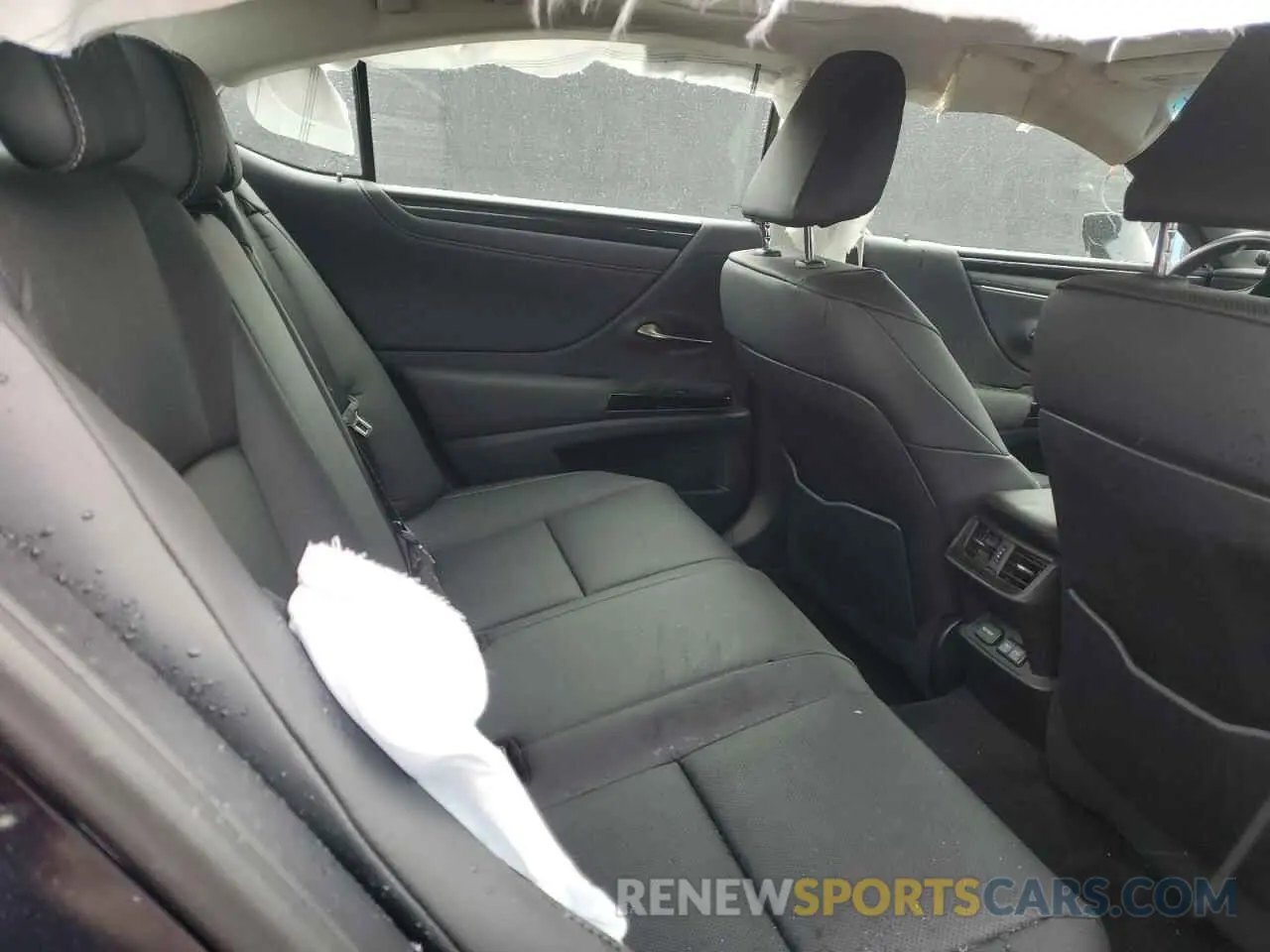 10 Photograph of a damaged car 58ACA1C17RU038100 LEXUS ES300 2024