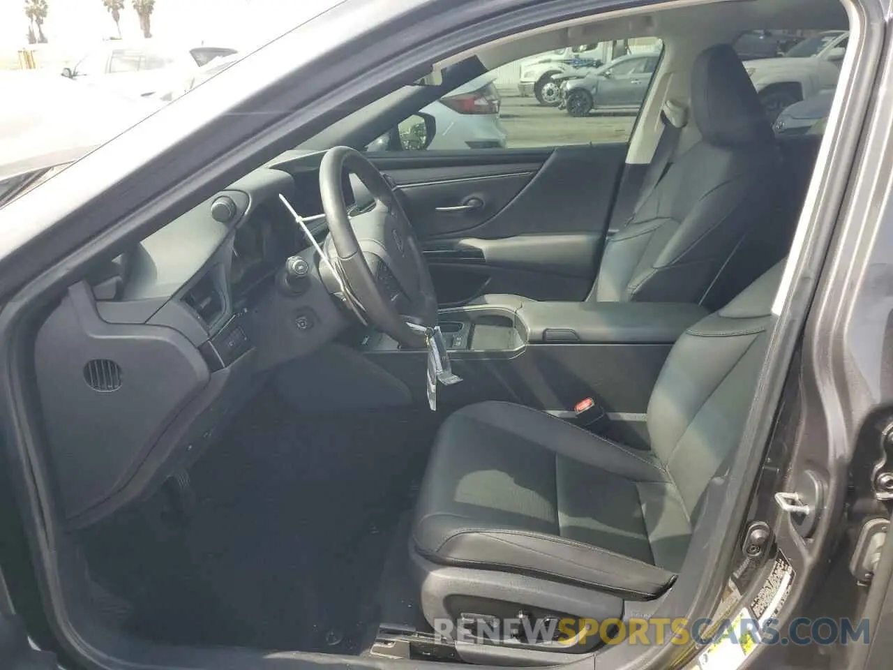 7 Photograph of a damaged car 58ADA1C10RU049279 LEXUS ES300 2024