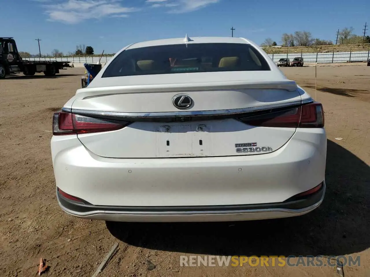 6 Photograph of a damaged car 58ADA1C11RU042633 LEXUS ES300 2024