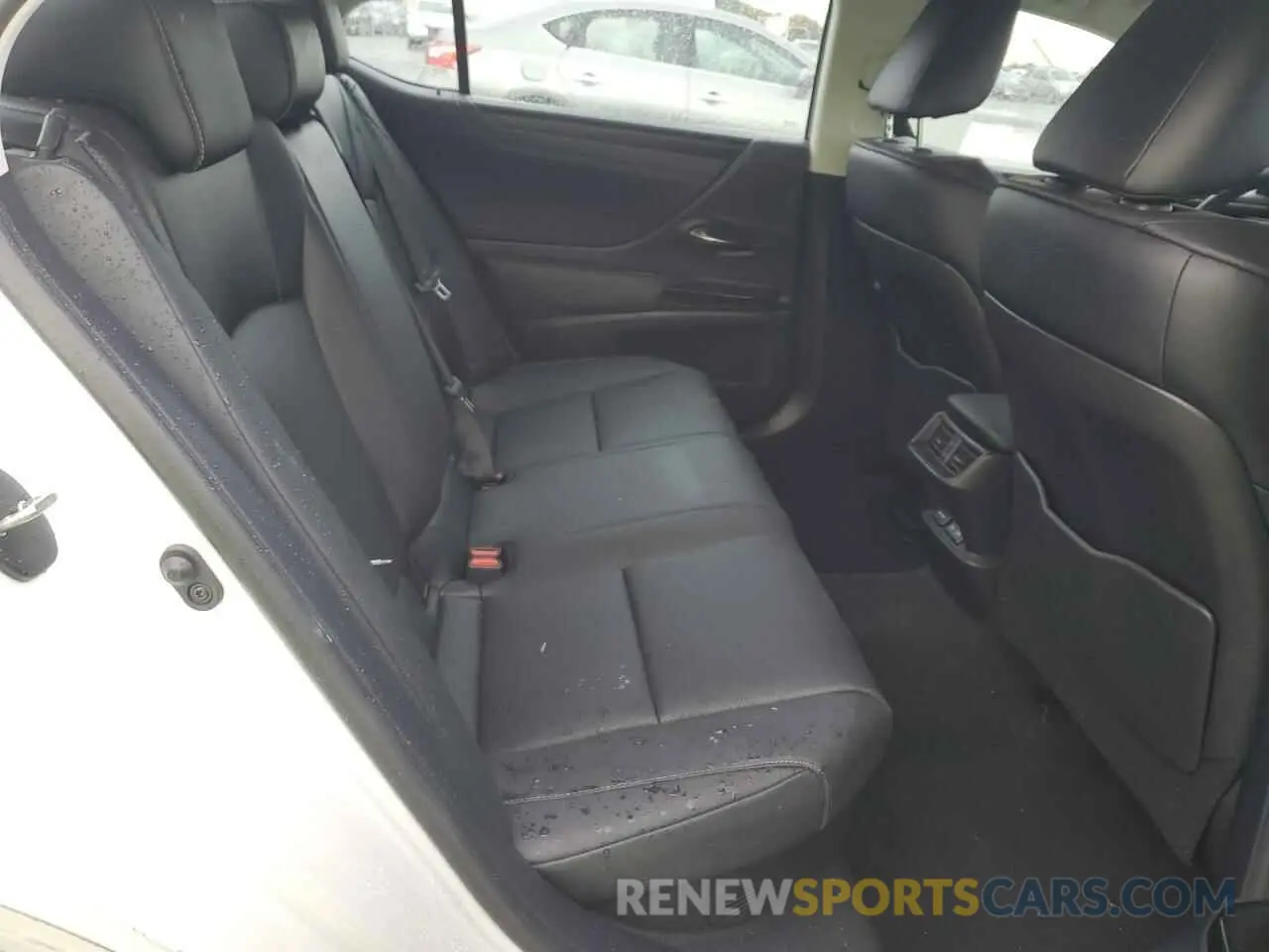 10 Фотография поврежденного автомобиля 58ADA1C13RU054122 LEXUS ES300 2024