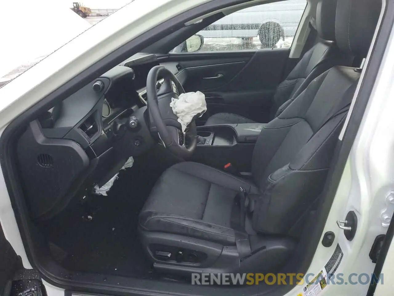 7 Фотография поврежденного автомобиля 58ADA1C13RU054122 LEXUS ES300 2024