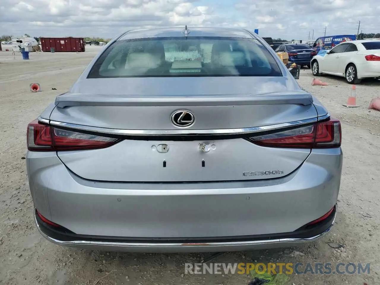 6 Photograph of a damaged car 58ADA1C15RU038391 LEXUS ES300 2024