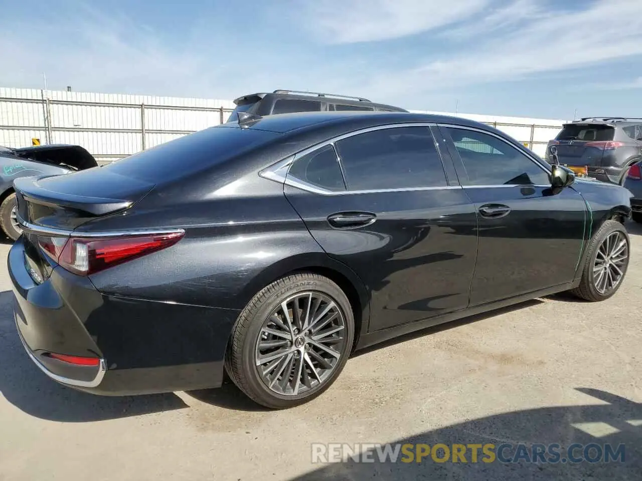 3 Фотография поврежденного автомобиля 58ADA1C16RU047309 LEXUS ES300 2024