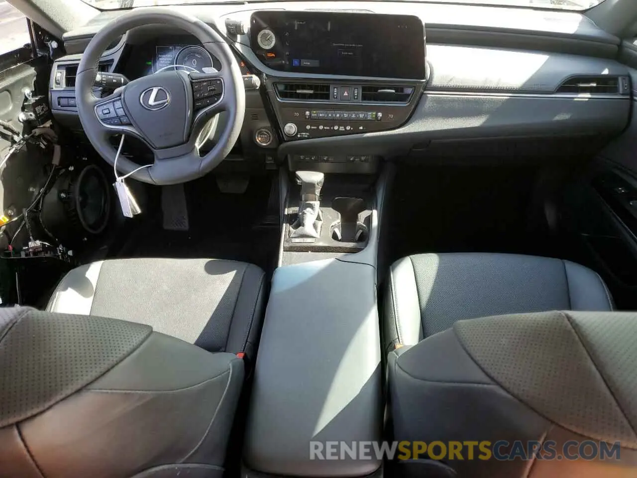 8 Фотография поврежденного автомобиля 58ADA1C16RU047309 LEXUS ES300 2024