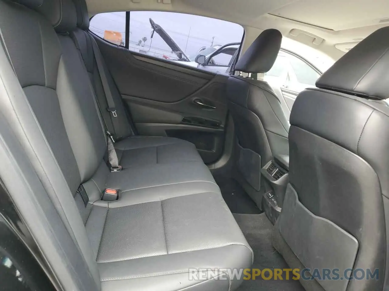 10 Фотография поврежденного автомобиля 58ADA1C16RU048069 LEXUS ES300 2024