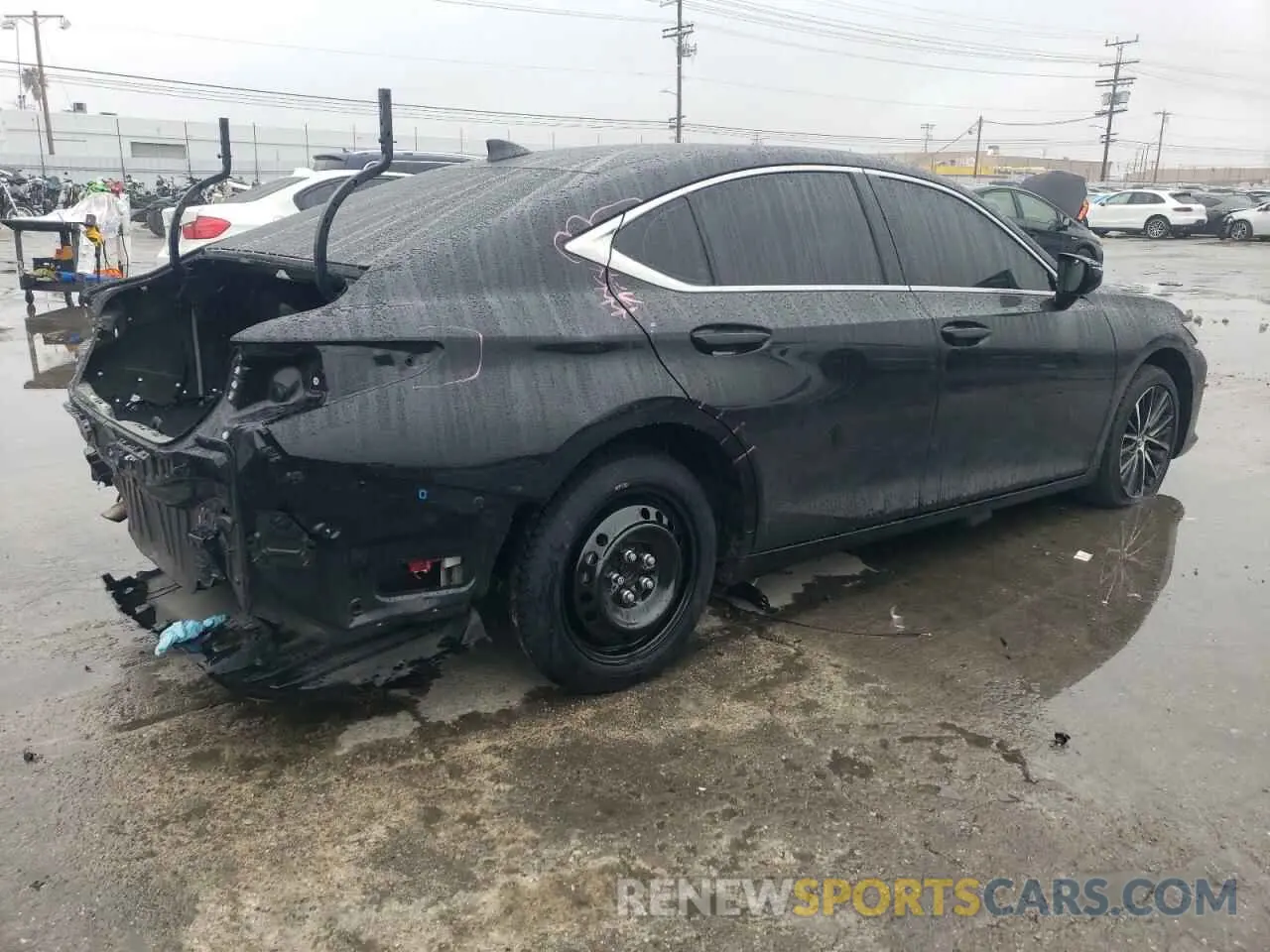 3 Фотография поврежденного автомобиля 58ADA1C19RU041651 LEXUS ES300 2024