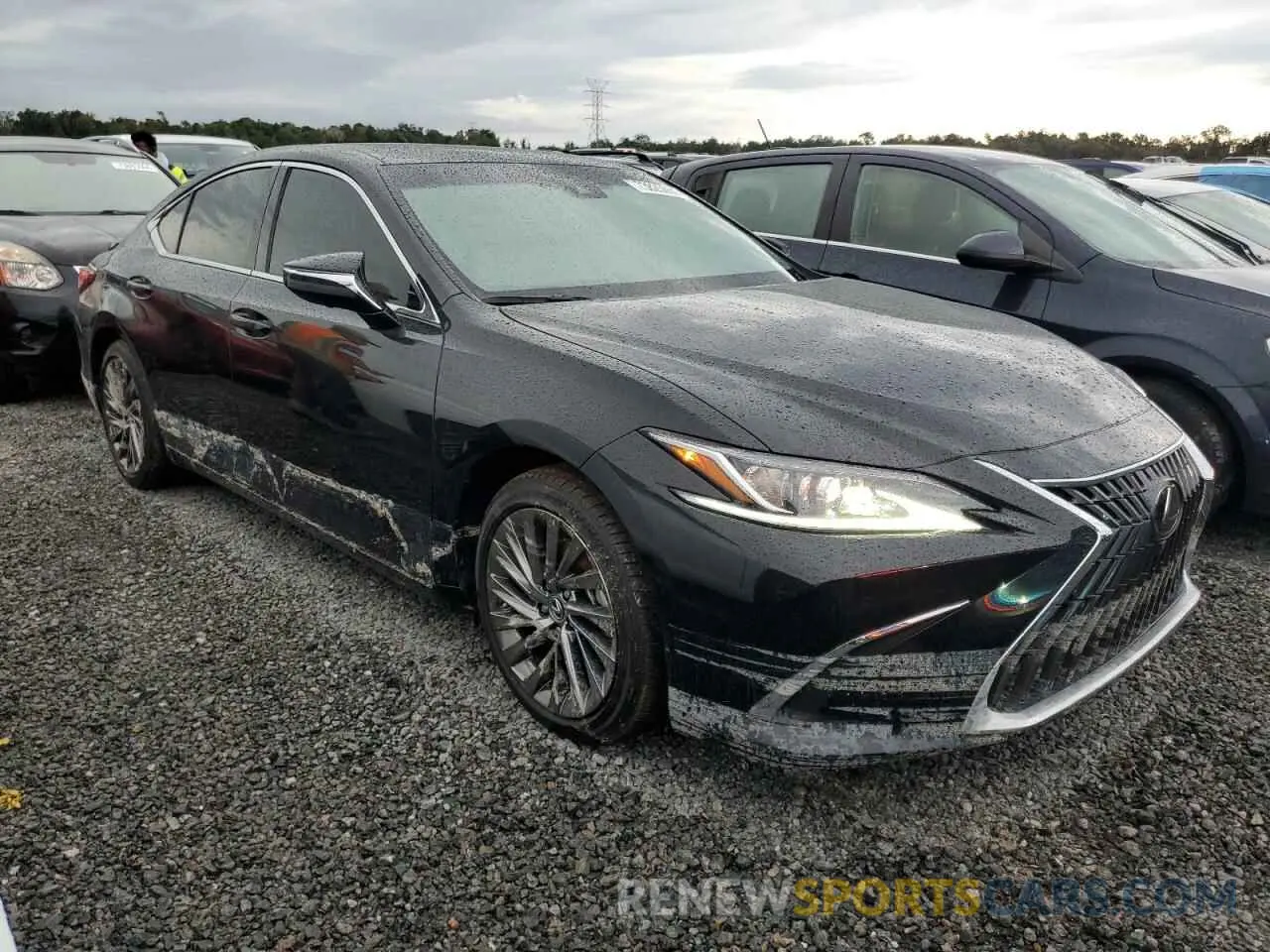 4 Photograph of a damaged car 58AEA1C10RU047262 LEXUS ES300 2024