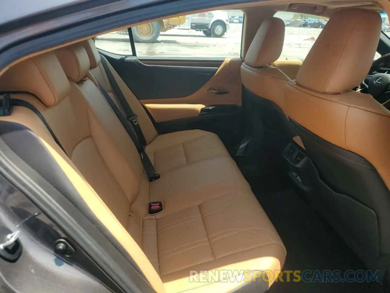 10 Photograph of a damaged car 58AEA1C13RU049460 LEXUS ES300 2024