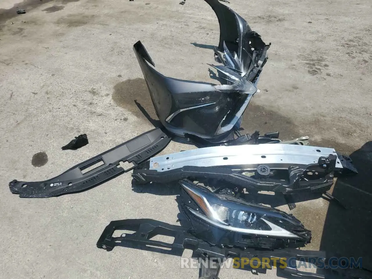12 Photograph of a damaged car 58AEA1C13RU049460 LEXUS ES300 2024