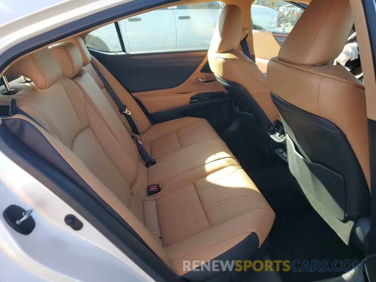 10 Фотография поврежденного автомобиля 58AEA1C18RU053312 LEXUS ES300 2024
