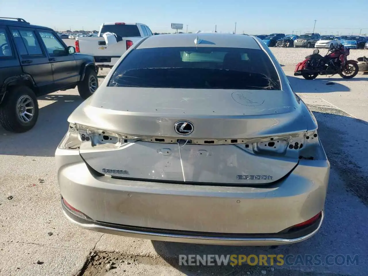 6 Photograph of a damaged car 58AFA1C11RU041670 LEXUS ES300 2024