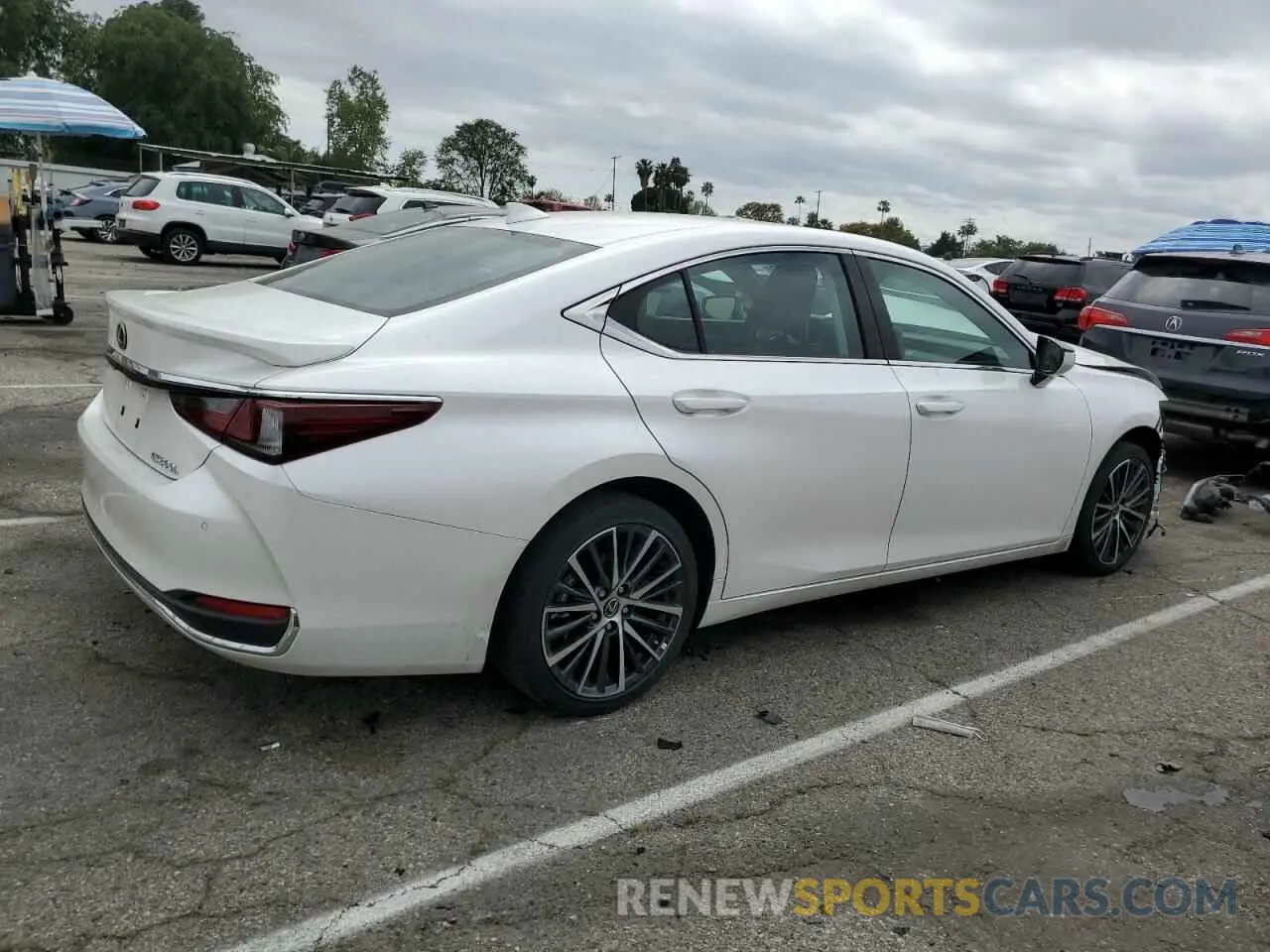 3 Фотография поврежденного автомобиля 58ADA1C17SU058938 LEXUS ES300 2025