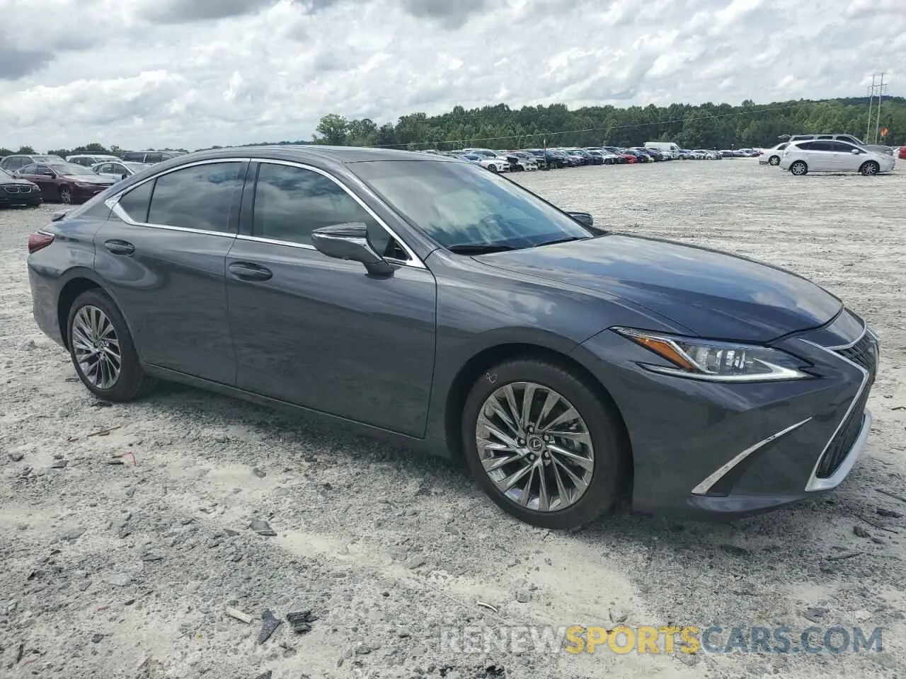 4 Photograph of a damaged car 58AEA1C13SU066460 LEXUS ES300 2025