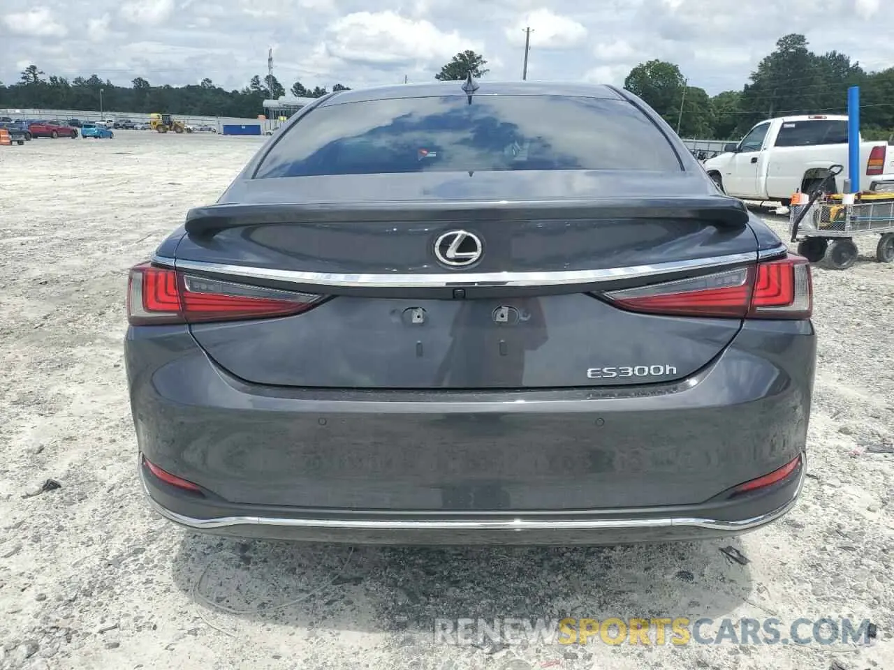 6 Photograph of a damaged car 58AEA1C13SU066460 LEXUS ES300 2025