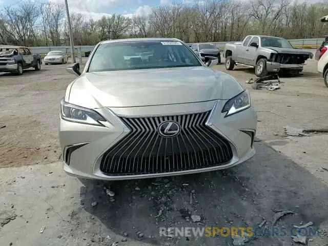 11 Photograph of a damaged car 58ABZ1B10KU020498 LEXUS ES350 2019