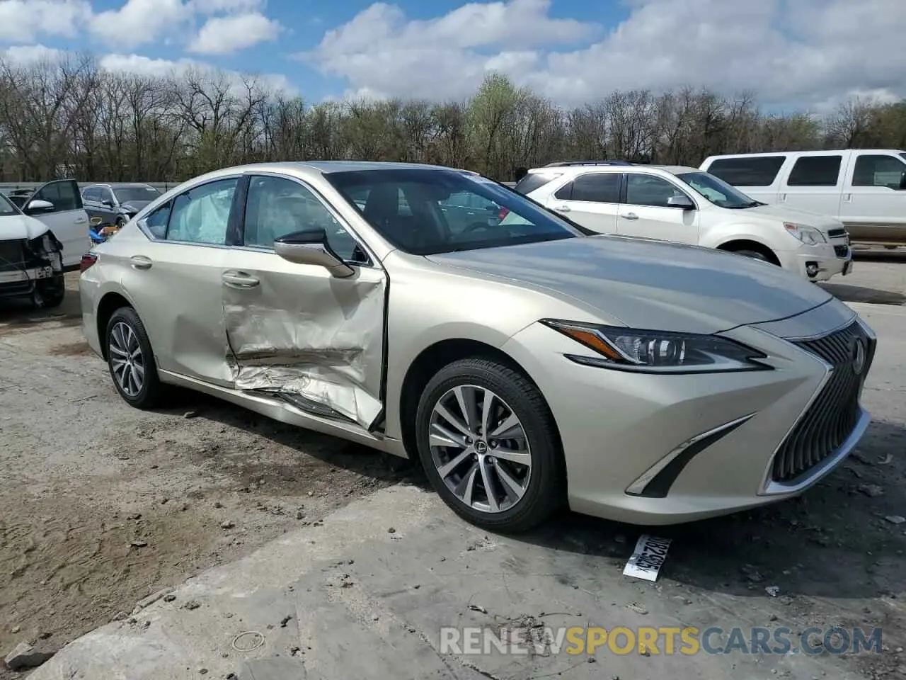 4 Photograph of a damaged car 58ABZ1B10KU020498 LEXUS ES350 2019