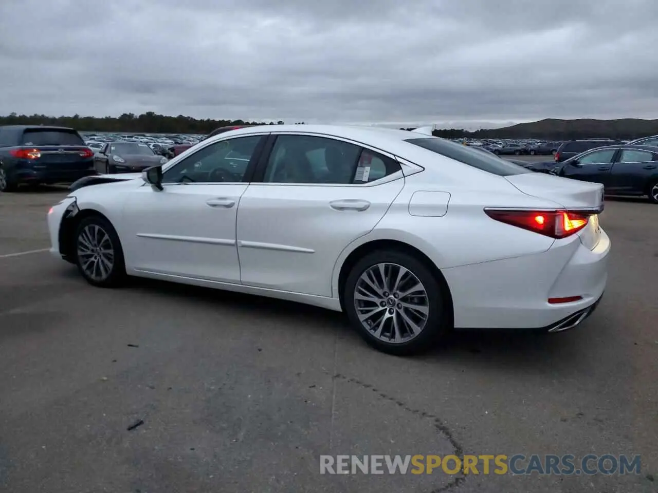 2 Фотография поврежденного автомобиля 58ABZ1B10KU022493 LEXUS ES350 2019