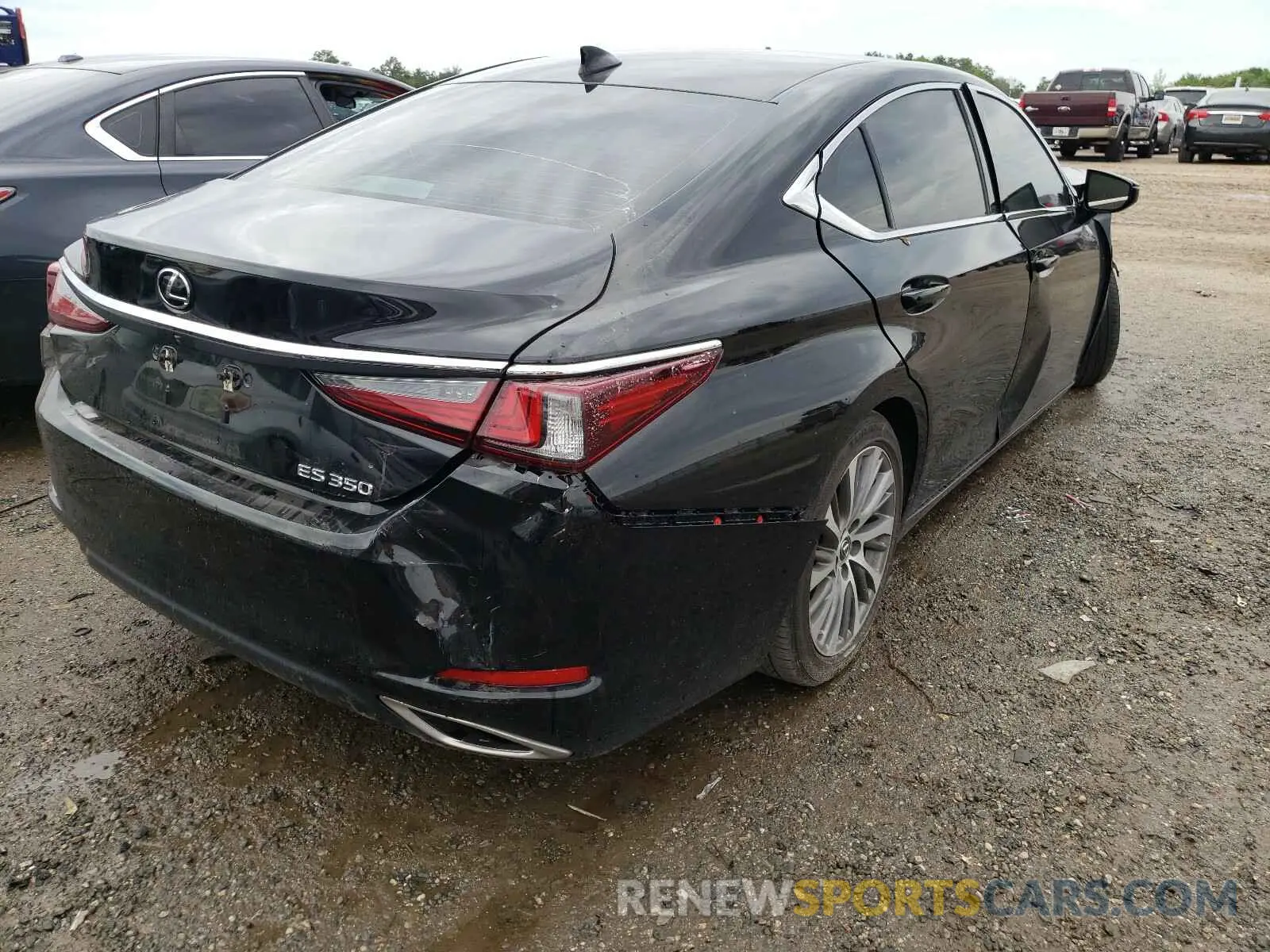 4 Photograph of a damaged car 58ABZ1B10KU039083 LEXUS ES350 2019