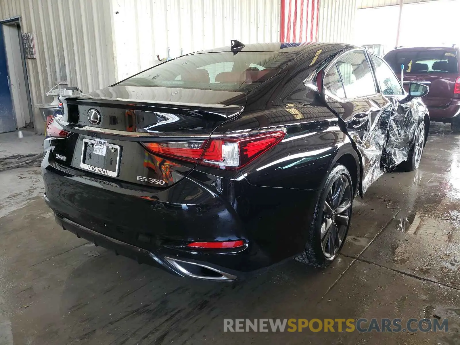 4 Photograph of a damaged car 58ABZ1B10KU051332 LEXUS ES350 2019