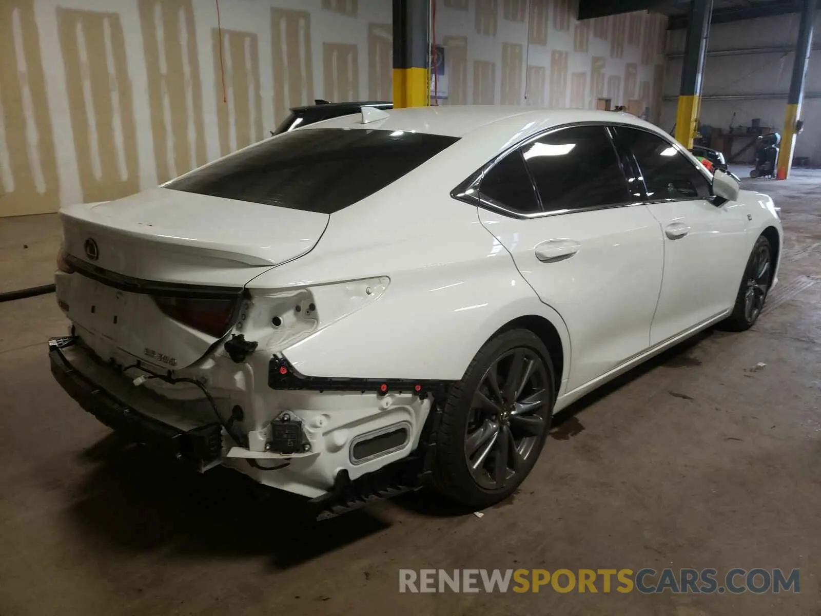 4 Photograph of a damaged car 58ABZ1B11KU035608 LEXUS ES350 2019